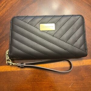 Liz Claiborne Black Quilted Wristlet